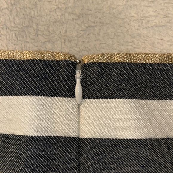So cute gold, chambray, and white striped skirt. NWOT. Size 4 gold is metallic - Picture 3 of 7